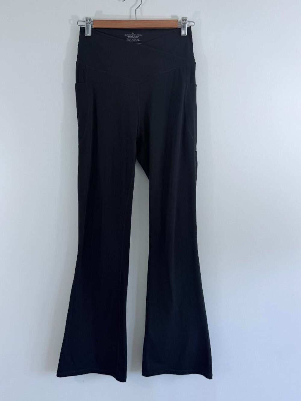 Black Crossover Waistband Flare Legging Pants Size M Side Pockets Yoga Active